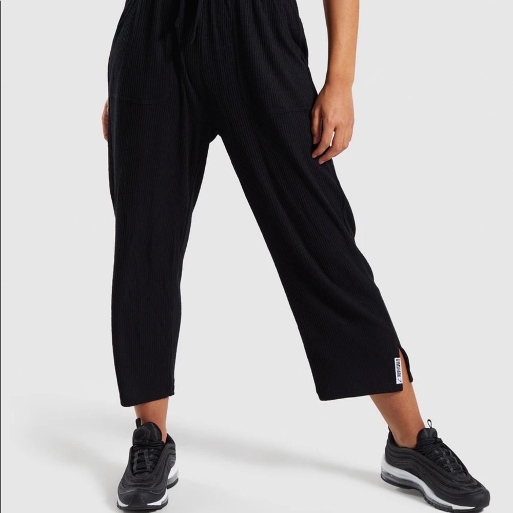 Gymshark Black Relaxed Joggers Sz S